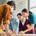 Bảo hiểm VNI Care dành cho thành viên tổ chức hợp pháp tại Việt Nam, dưới 60 tuổi, với phạm vi bảo hiểm gồm: chết/tàn tật vĩnh viễn do bệnh (ĐK A), tai nạn cá nhân (ĐK B), và trợ cấp nằm viện/phẫu thuật (ĐK C).